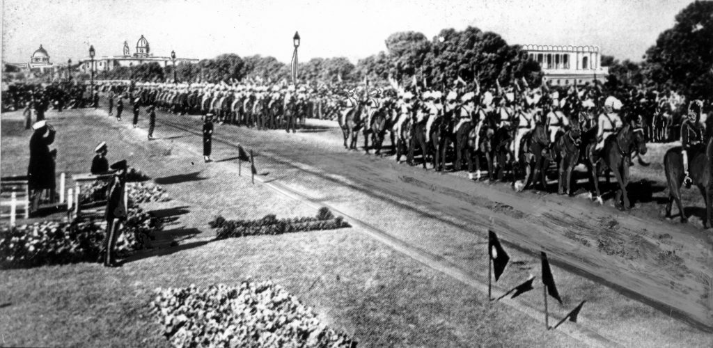 प्रजासत्ताक दिनी भारतीय सेनादलाचे संचलन 