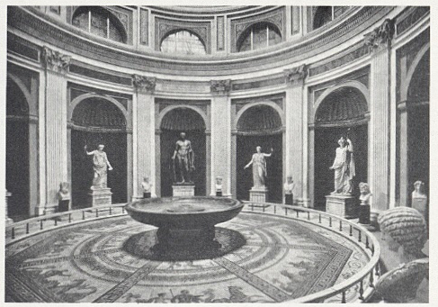 रोममधील व्हॅटिकन म्यूझीयम्समधील पिओ-क्लेमेंटिनो या संग्रहालयातील एम्. सिमोनेट्टी या कलाकाराचे रोटोंडा दालन (१८ वे शतक).