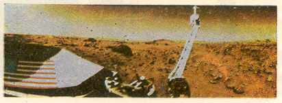 मंगळावर उतरलेले व्हापकिंग-१ चे लेंडर व त्याच्या लगतचे दगडधोंडे व दूरच्या ओसाड टेकड्या
