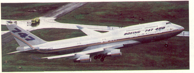 'बोईंग-७४७-४००' हे प्रवासी वाहतुकीचे प्रचंड मोठे विमान