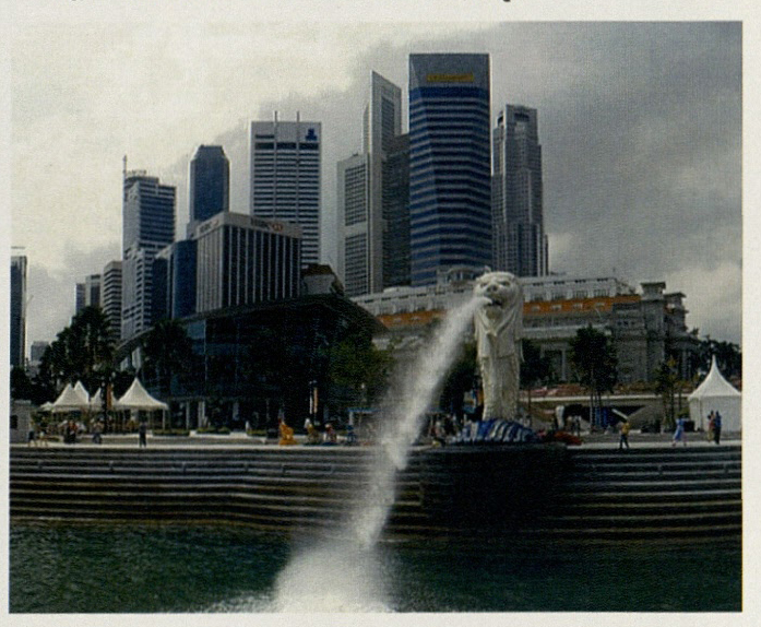 सिंगापूर नदीकाठावरील प्रशासकीय इमारती, एक दृश्य