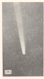 (अ) कोहाउटेक धूमकेतूचे ४ जानेवारी १९७४ रोजी दृश्य प्रकाशाच्या साहाय्याने घेतलेले छायाचित्र.