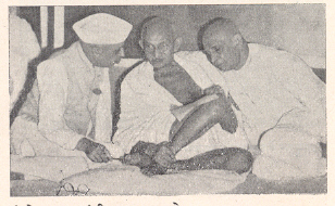 पं. नेहरू, म. गांधी व सरदार पटेल