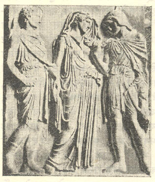 प्राचीन ग्रीक पोशाखपद्धती : इ. स. पू. ५ व्या शतकातील एक उत्थित शिल्प. 
