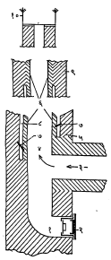 आ. ५. मोठ्या कारखान्यातील वाफकाचे धुराडे : (१) धुराड्याचा तळचा खड्डा, (२) खड्‌ड्याचा दरवाजा, (3) धूर यंणाचा बोगदा, (४) धूर वर जाणाचा मार्ग, (५) साध्याविटांचे बांधकाम, (६) आगविटांचे बांधकाम, (७) पकड कडी, (८) दोन्ही बांधकामांमधील पोकळी, (९) भरपेट बांधकाम, (१०) तडित् निवारक संवाहक.