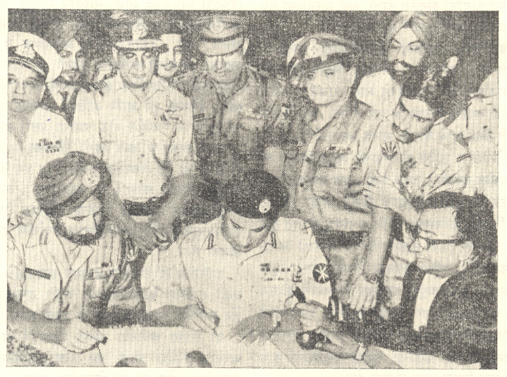 पाकिस्तानच्या जनरल नियाझीची शरणागती, डाक्का १६ डिसेंबर १९७१