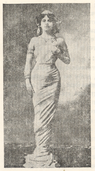 नृत्यपरिवेषातील माताहारी, जावा बेट, १९१३.