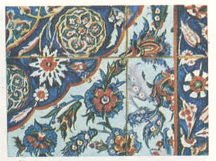 सुलतान सुलेमानच्या कबरीतील रंगीत नक्षीची फरशी, तुर्कस्तान, १६ वे शतक.